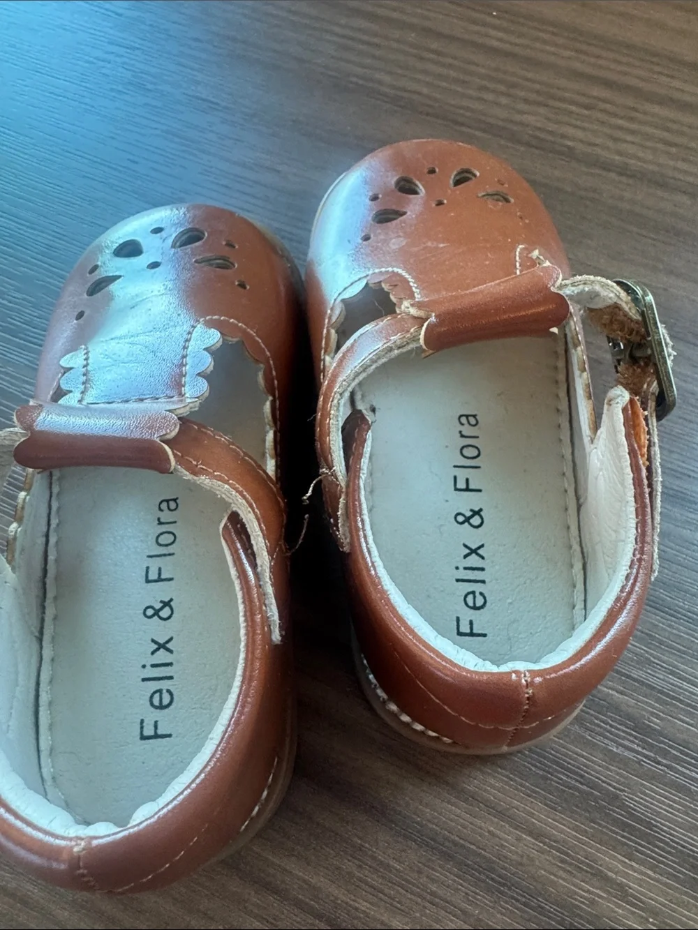 Girls' Tan Mary Jane Dress Shoes with Scalloped Strap